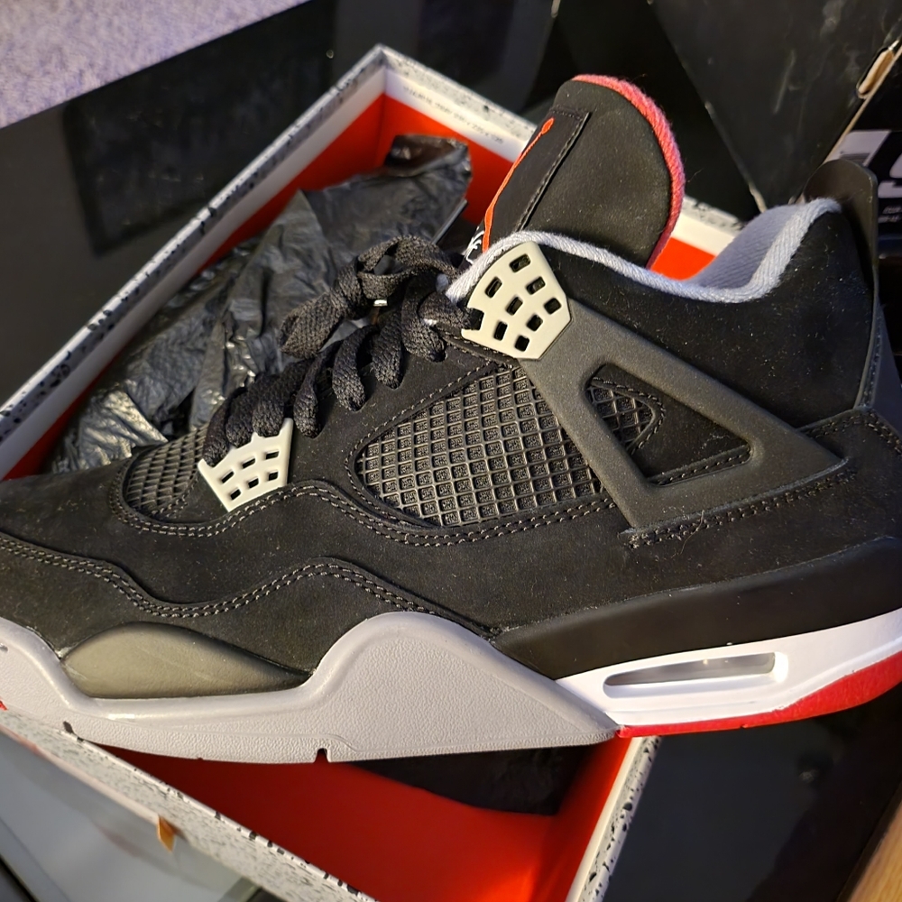 Authentic Jordan 4 Breds Retro - Brand New